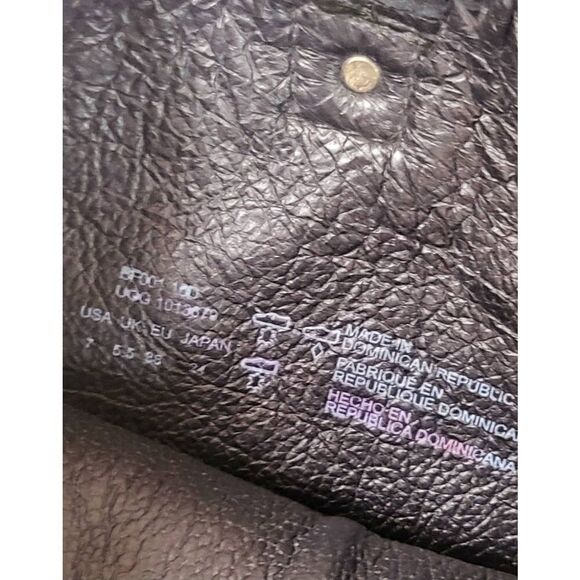 UGG boots  - Picture 2 of 6